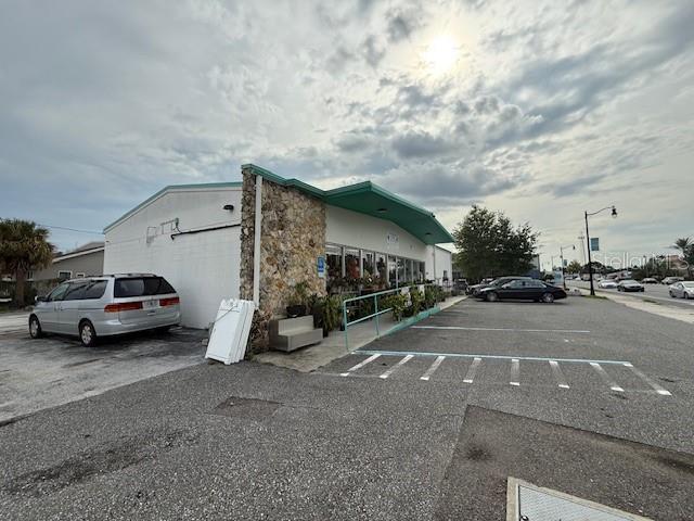 LAWNDALE THIRD ADD - Commercial Lease