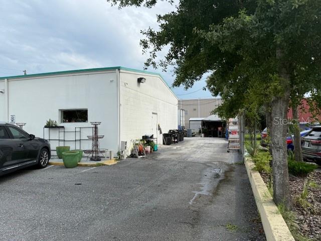 LAWNDALE THIRD ADD - Commercial Lease