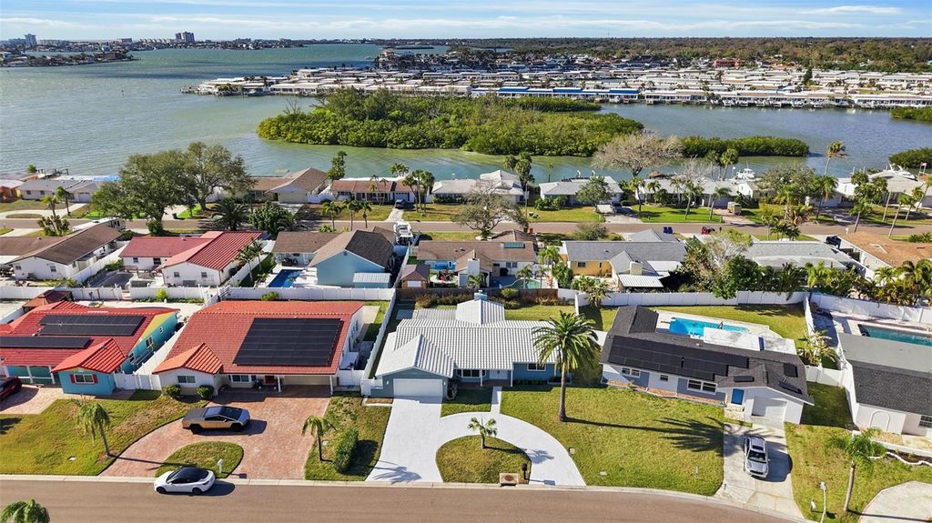 Photo of 11441 47th Avenue N, St Petersburg, FL 33708 (MLS # TB8490294)