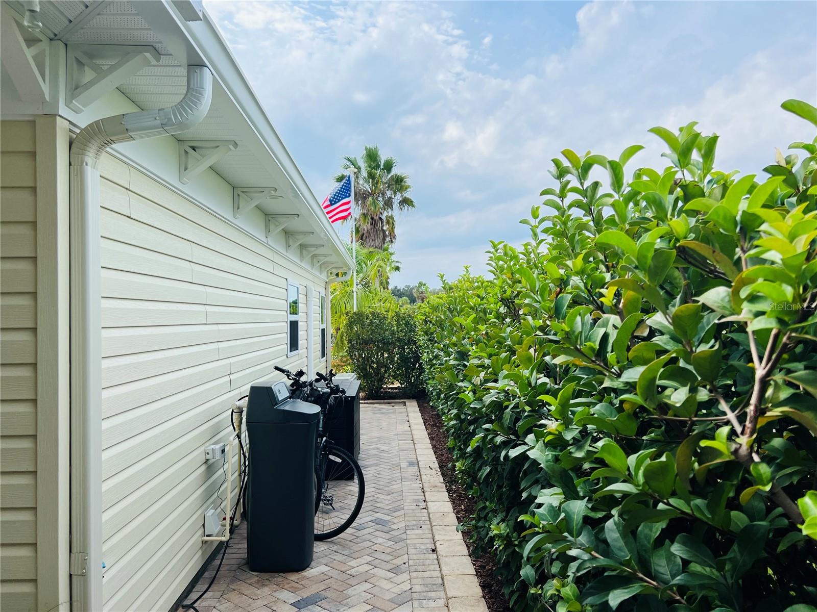 FLORIDA GRANDE MOTOR COACH RESIDENCE - Land