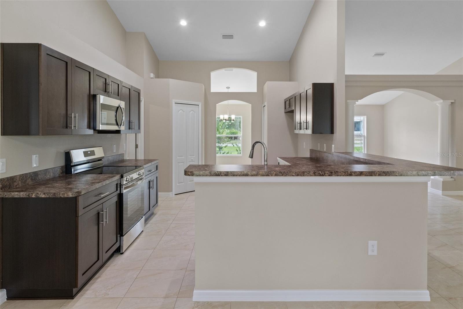 ROYAL HIGHLANDS - Residential