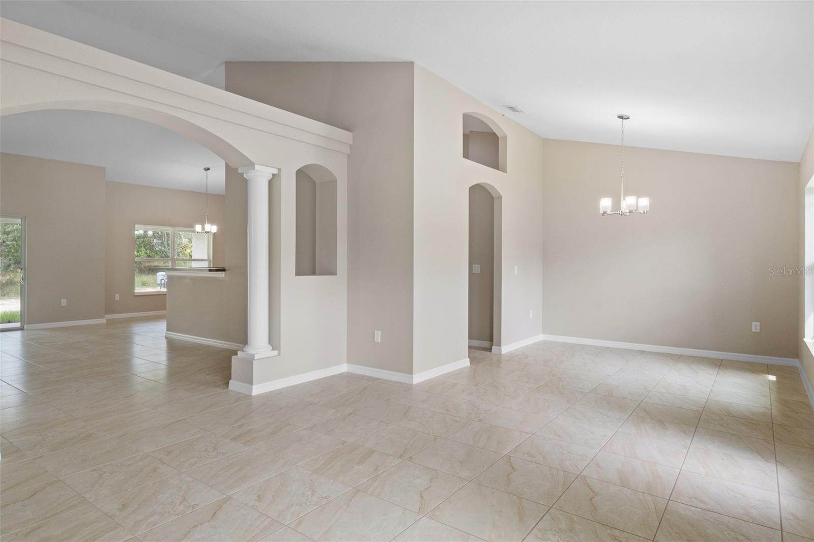 ROYAL HIGHLANDS - Residential