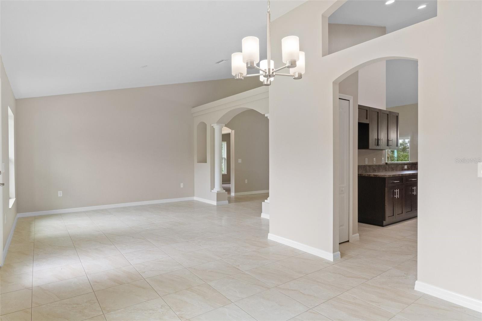 ROYAL HIGHLANDS - Residential