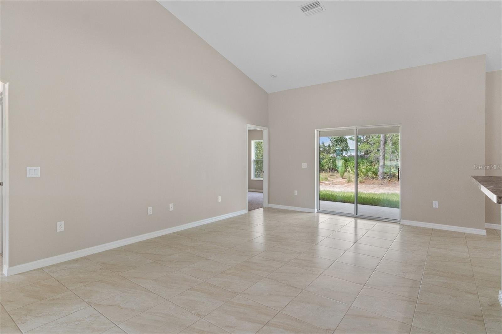 ROYAL HIGHLANDS - Residential