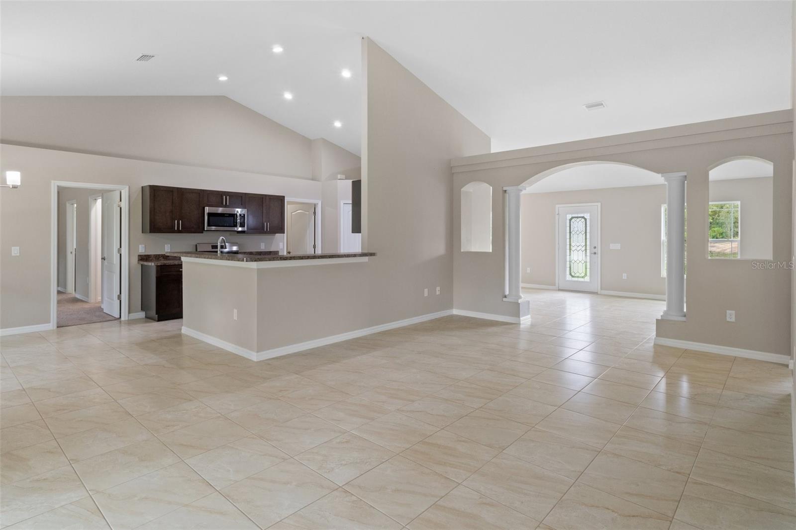 ROYAL HIGHLANDS - Residential