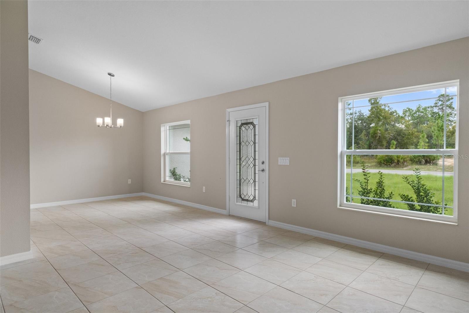 ROYAL HIGHLANDS - Residential