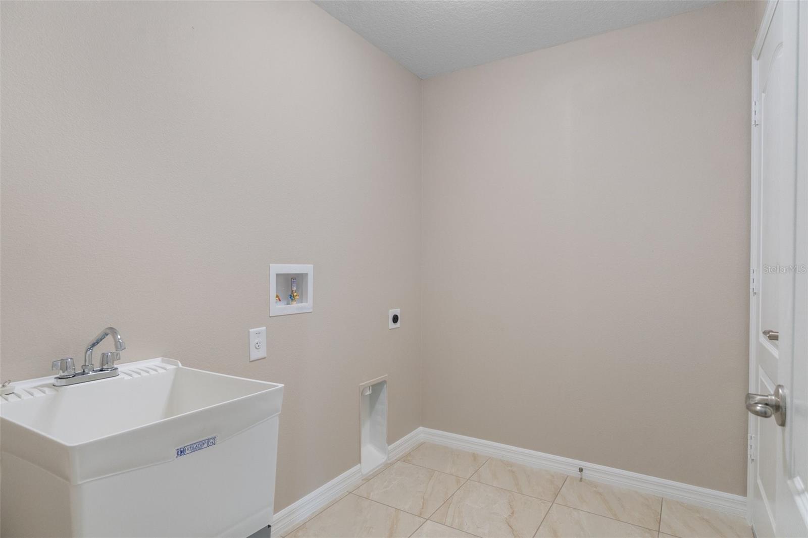 ROYAL HIGHLANDS - Residential