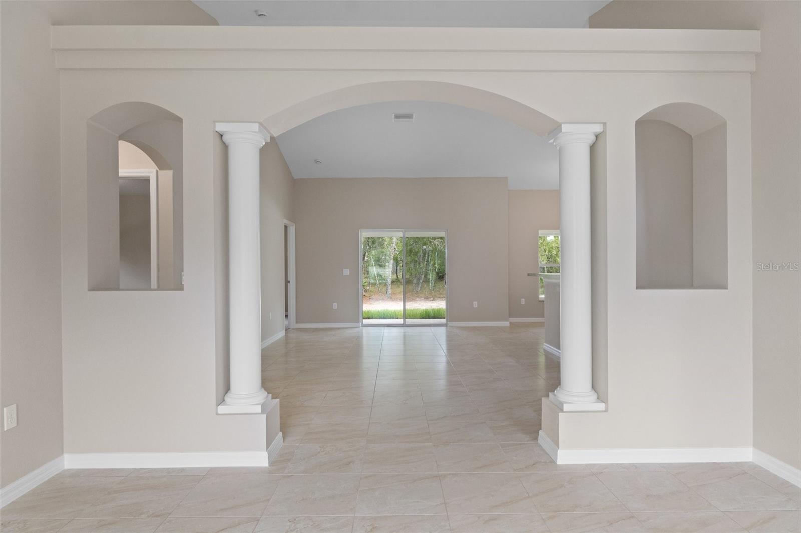 ROYAL HIGHLANDS - Residential