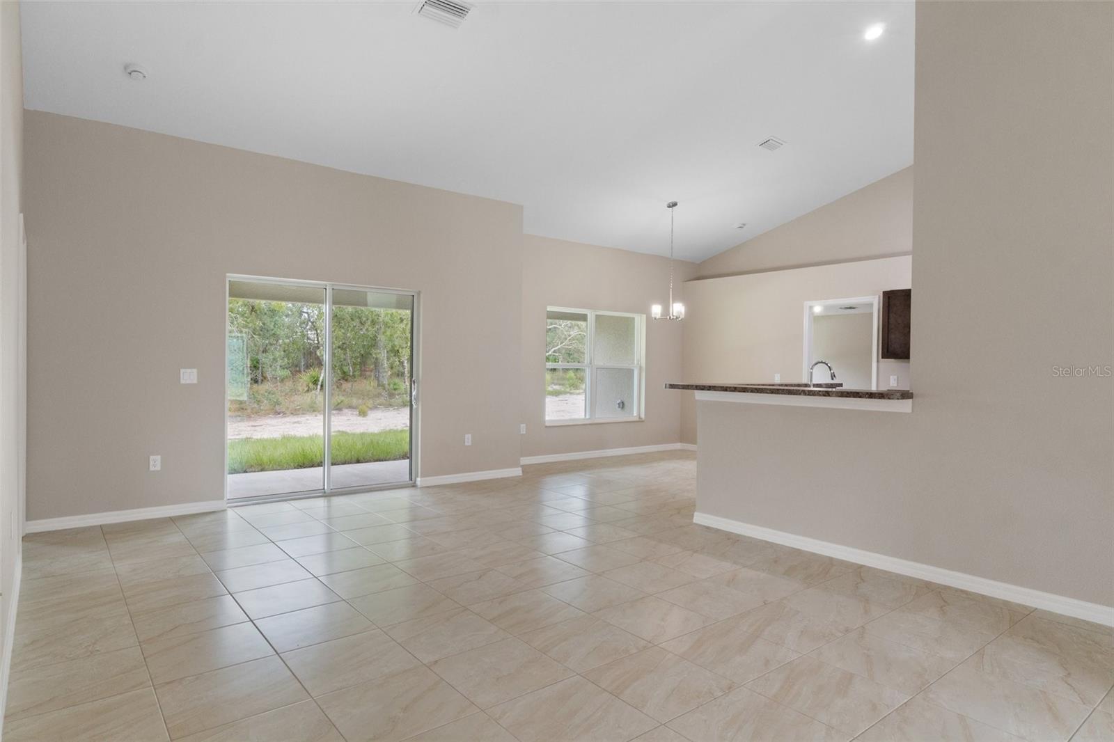 ROYAL HIGHLANDS - Residential