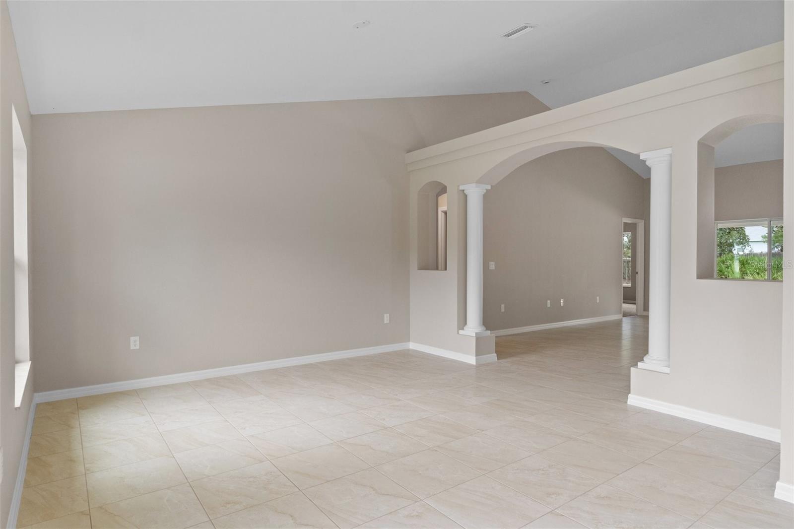 ROYAL HIGHLANDS - Residential