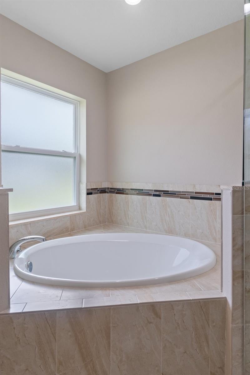 ROYAL HIGHLANDS - Residential