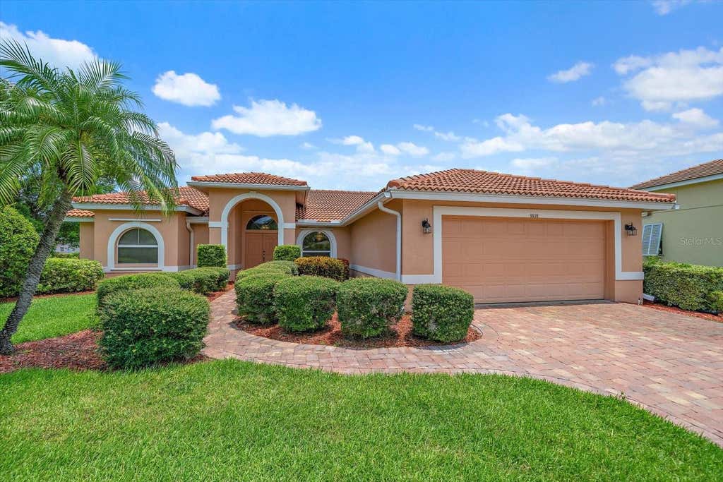 Photo of 9539 Hawksmoor Lane, Sarasota, FL 34238 (MLS # A4701186)