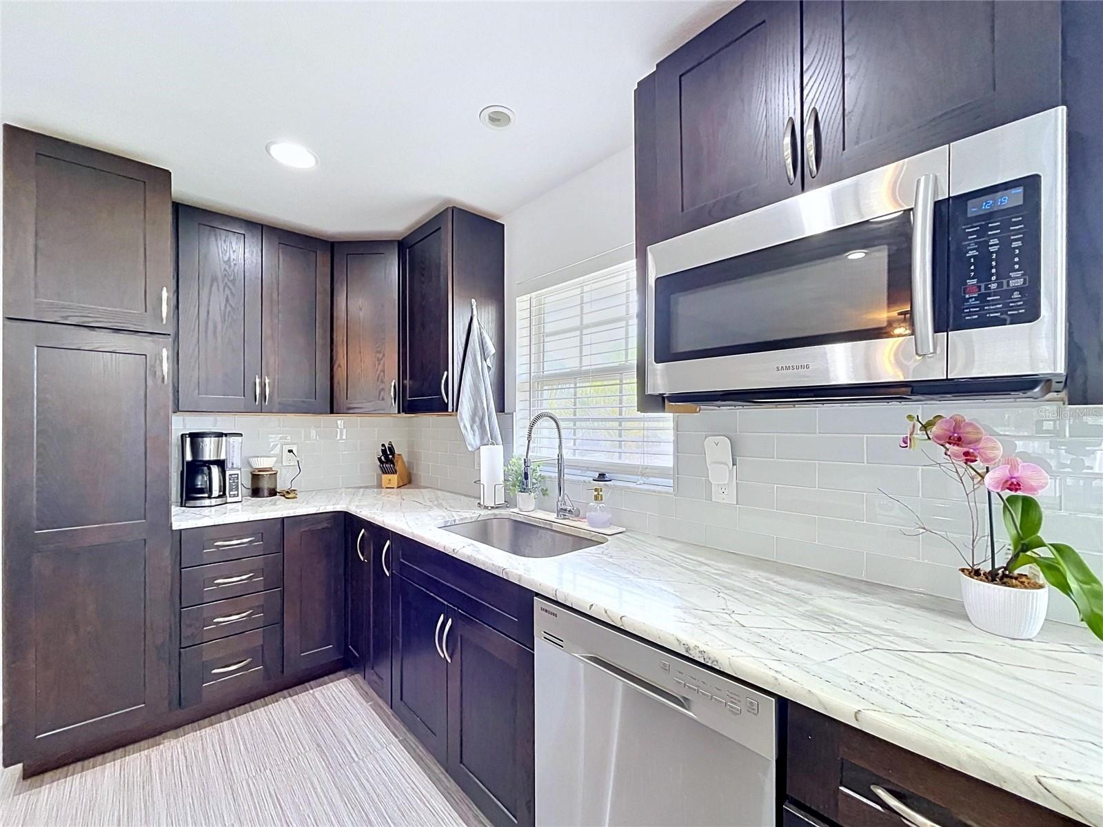 RIDGEWOOD GROVES - Residential