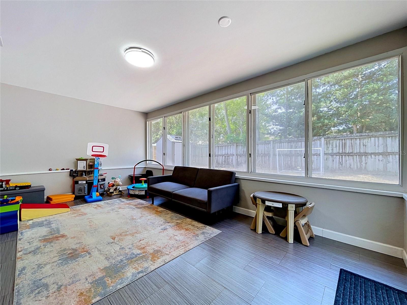 RIDGEWOOD GROVES - Residential