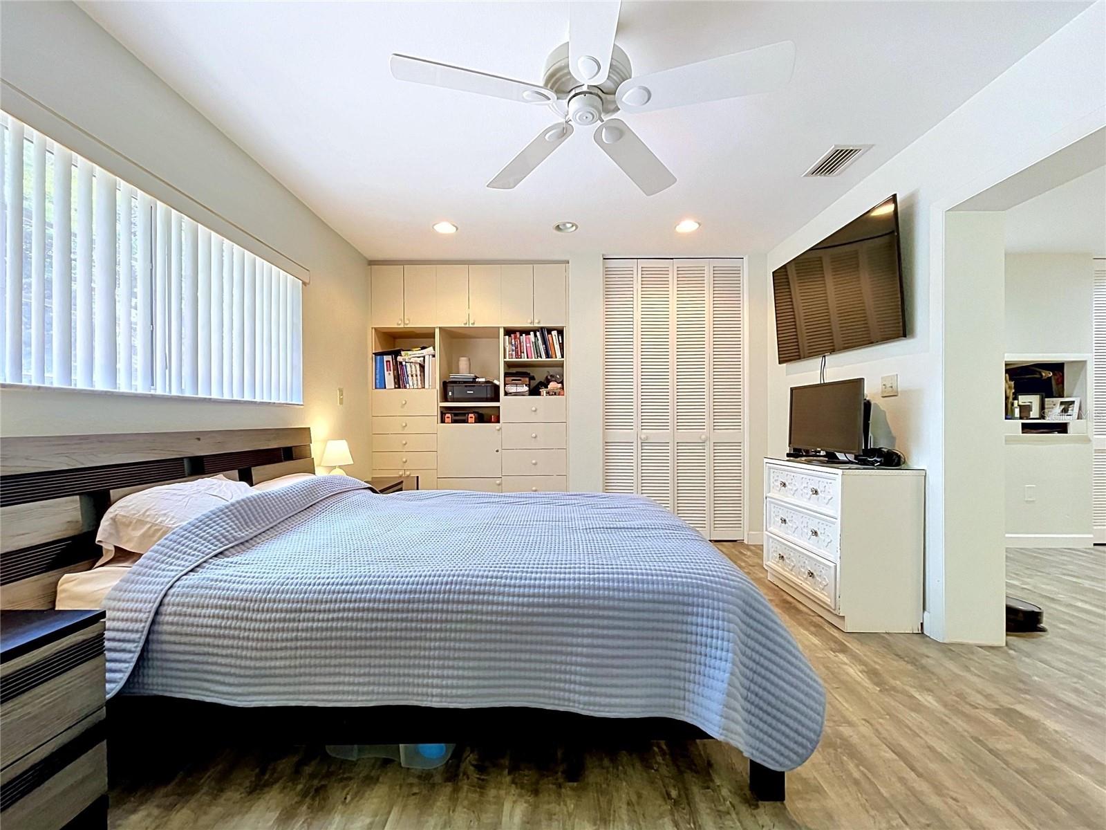 RIDGEWOOD GROVES - Residential