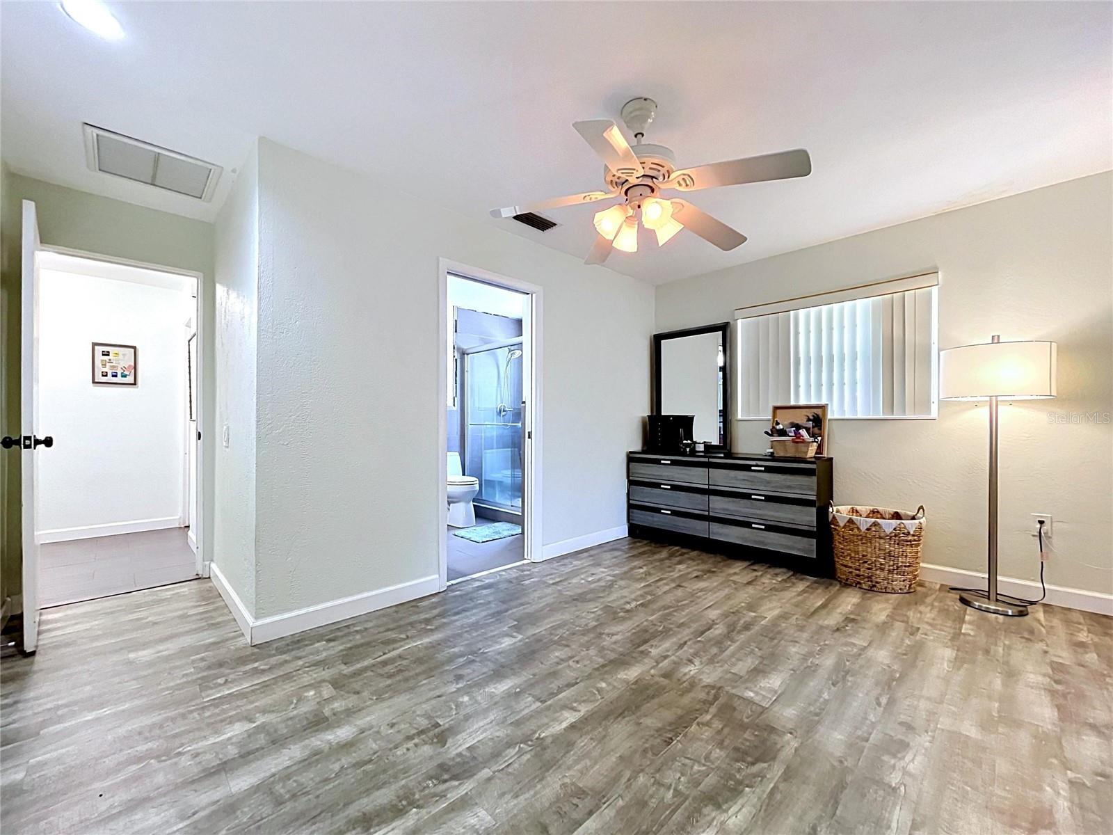 RIDGEWOOD GROVES - Residential