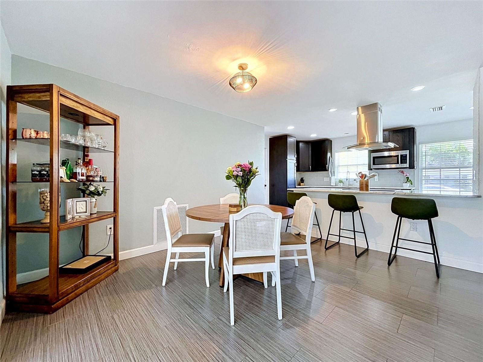 RIDGEWOOD GROVES - Residential