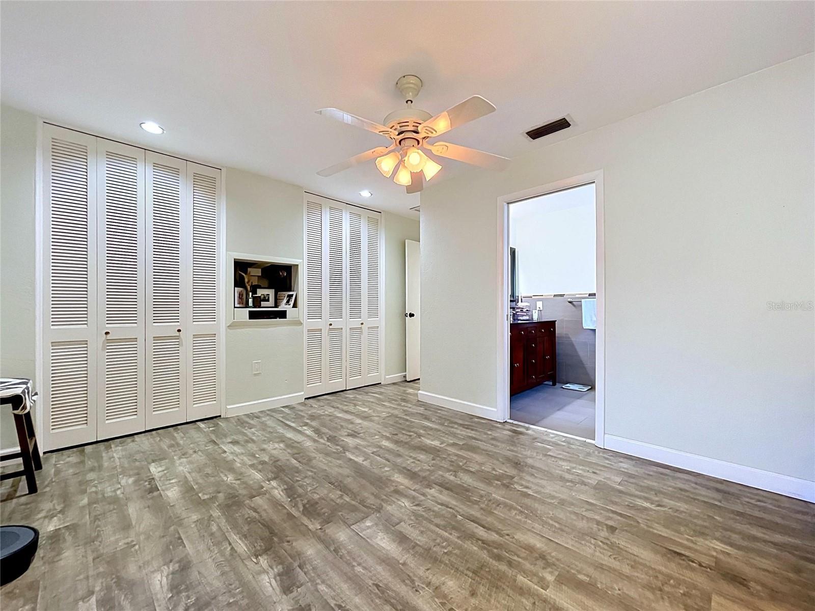 RIDGEWOOD GROVES - Residential
