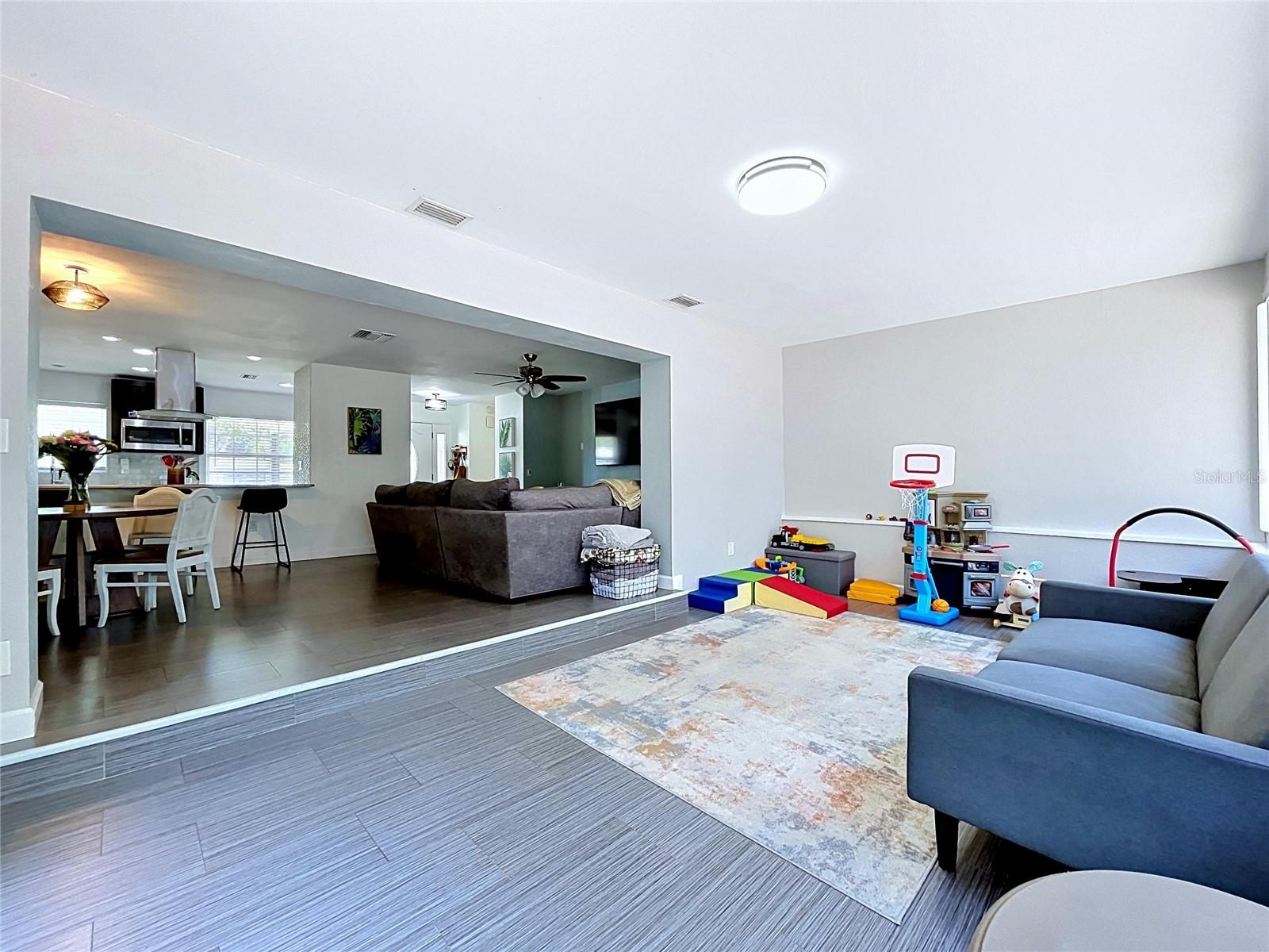 RIDGEWOOD GROVES - Residential