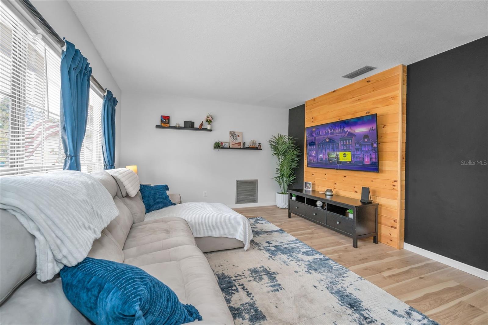 HILLSIDE UNIT 07 - Residential