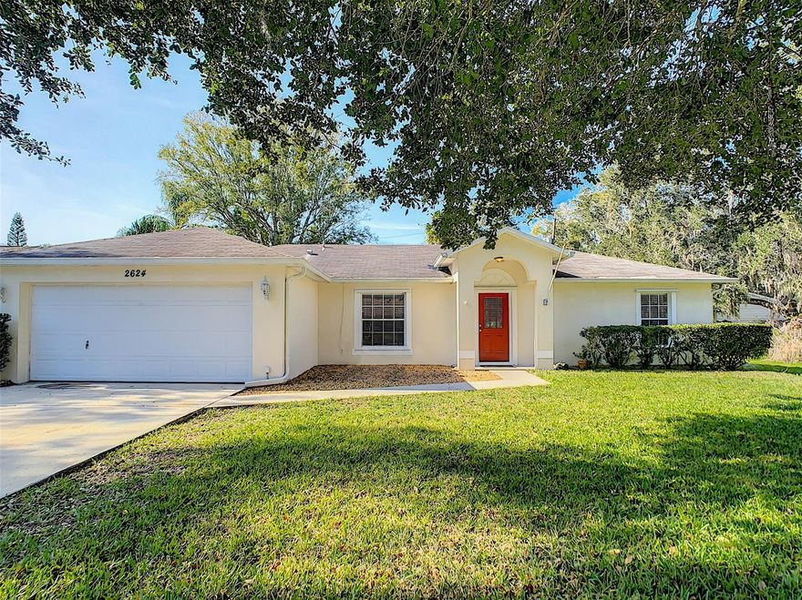 4 bedroom, 2 bath, 2 car garage.
Fenced yard. 13 x 17 screened porch.
2014 AC and water heater.
Hurricane Shutters & Irrigation. ;Water: City