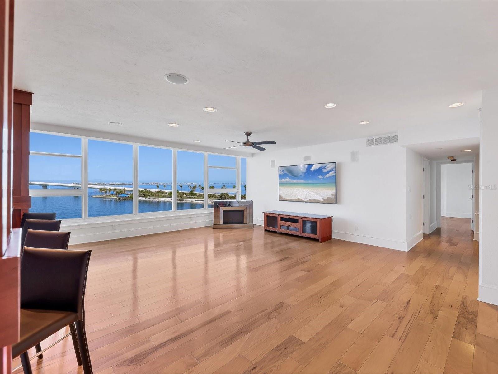 HARBOR HOUSE WEST - Residential Lease