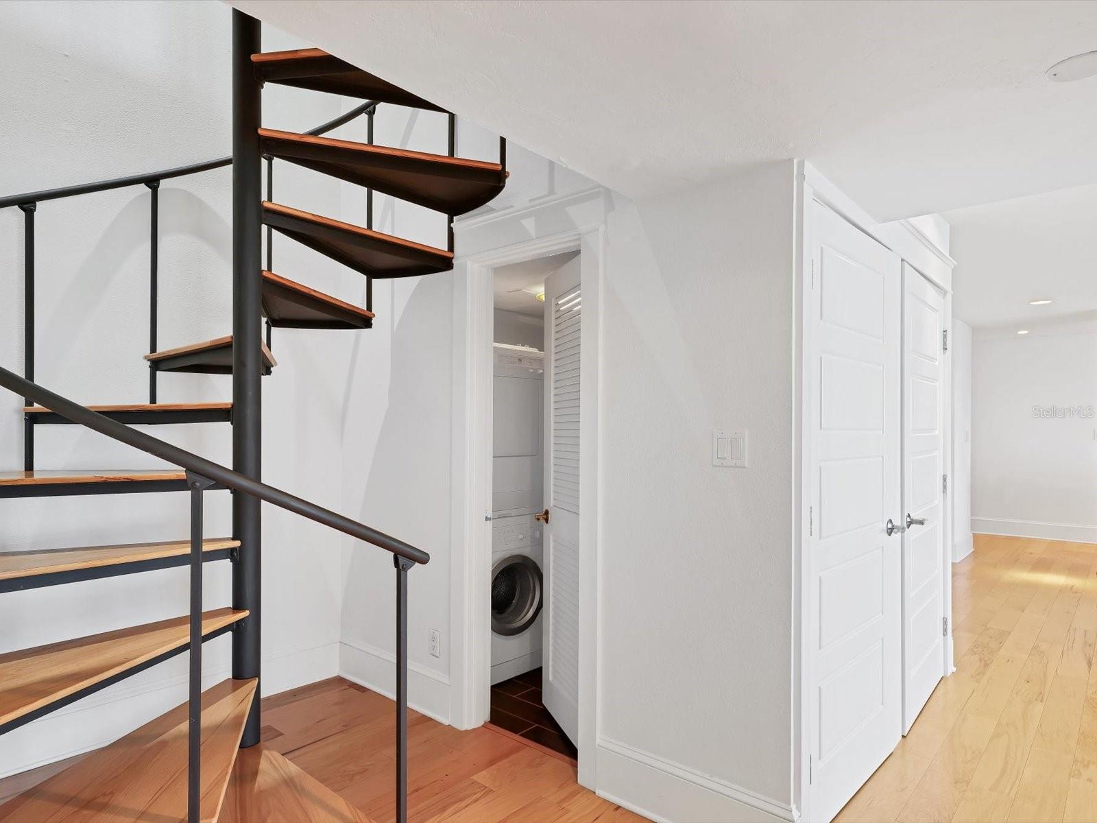 HARBOR HOUSE WEST - Residential Lease