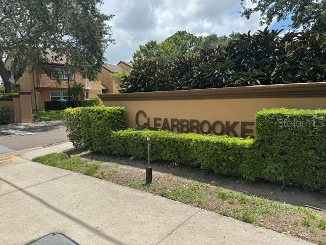 1880 CLEARBROOKE DRIVE