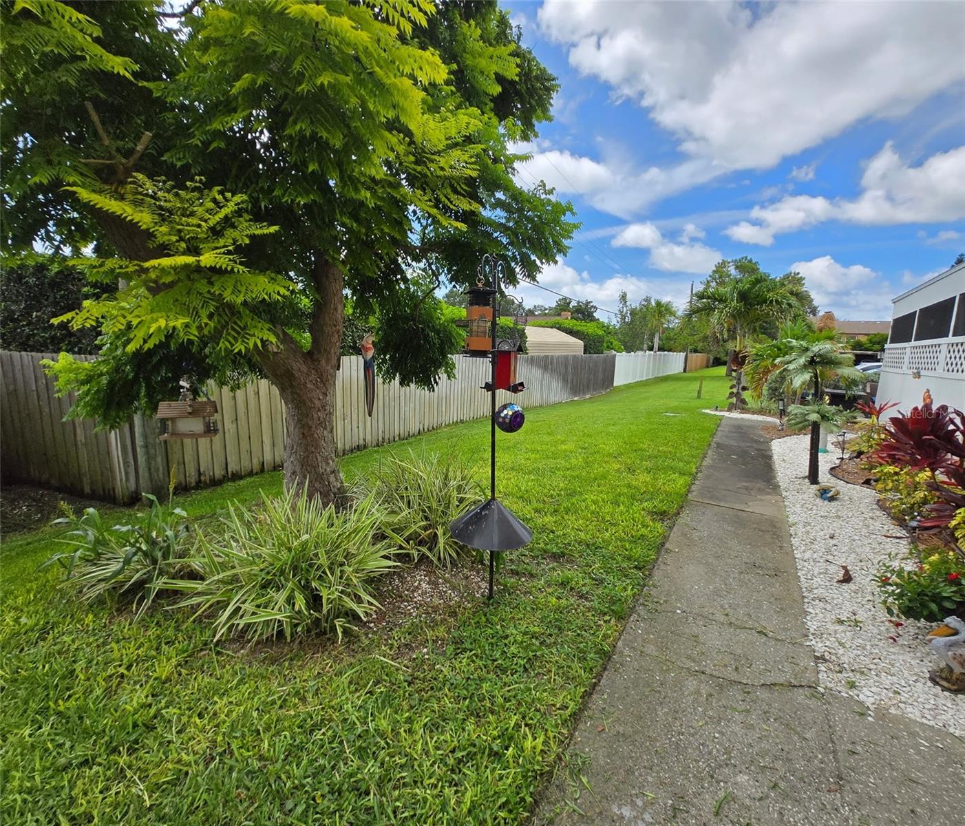 1880 CLEARBROOKE DRIVE