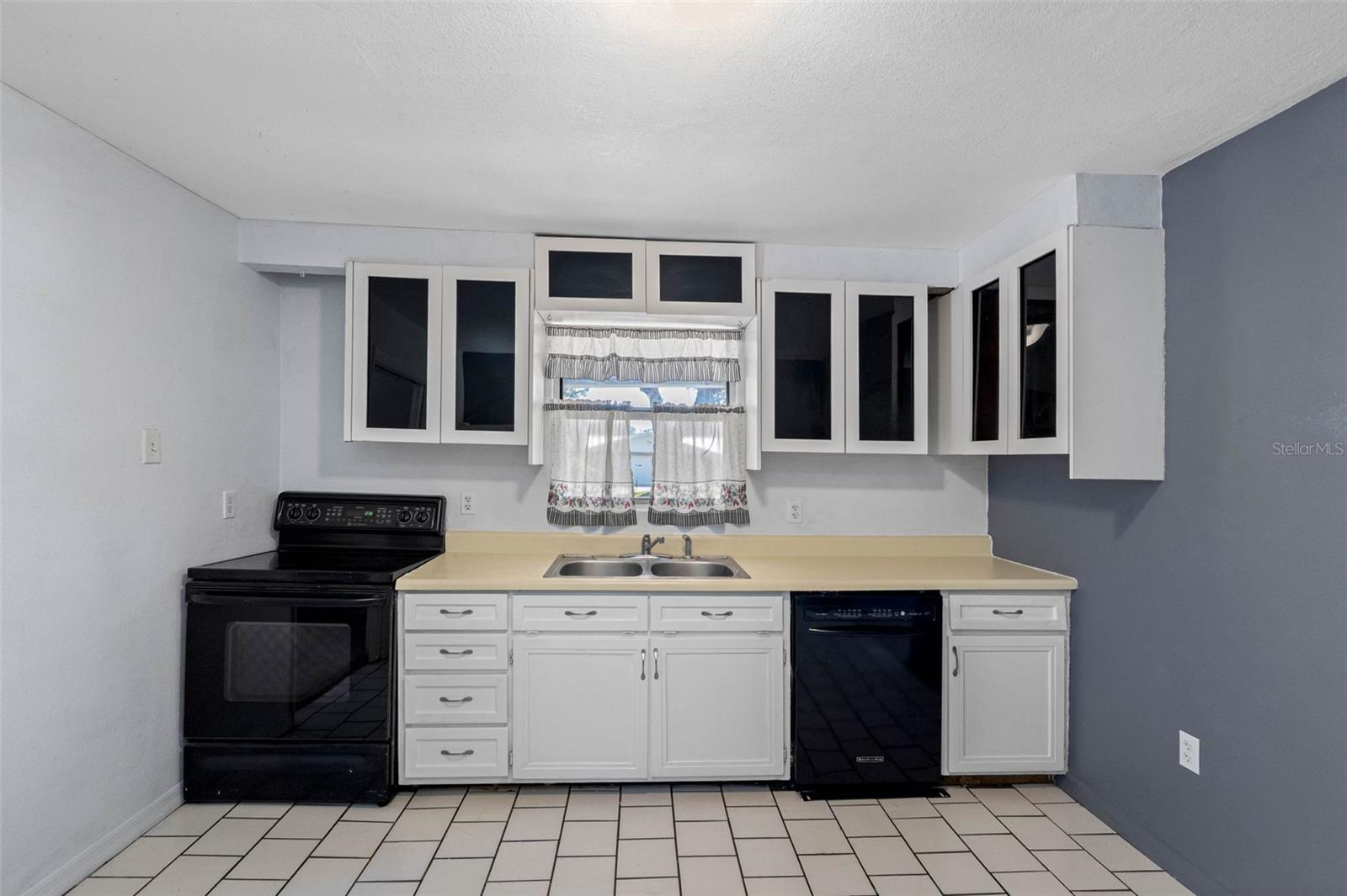 PALM HARBOR ESTATES - Residential