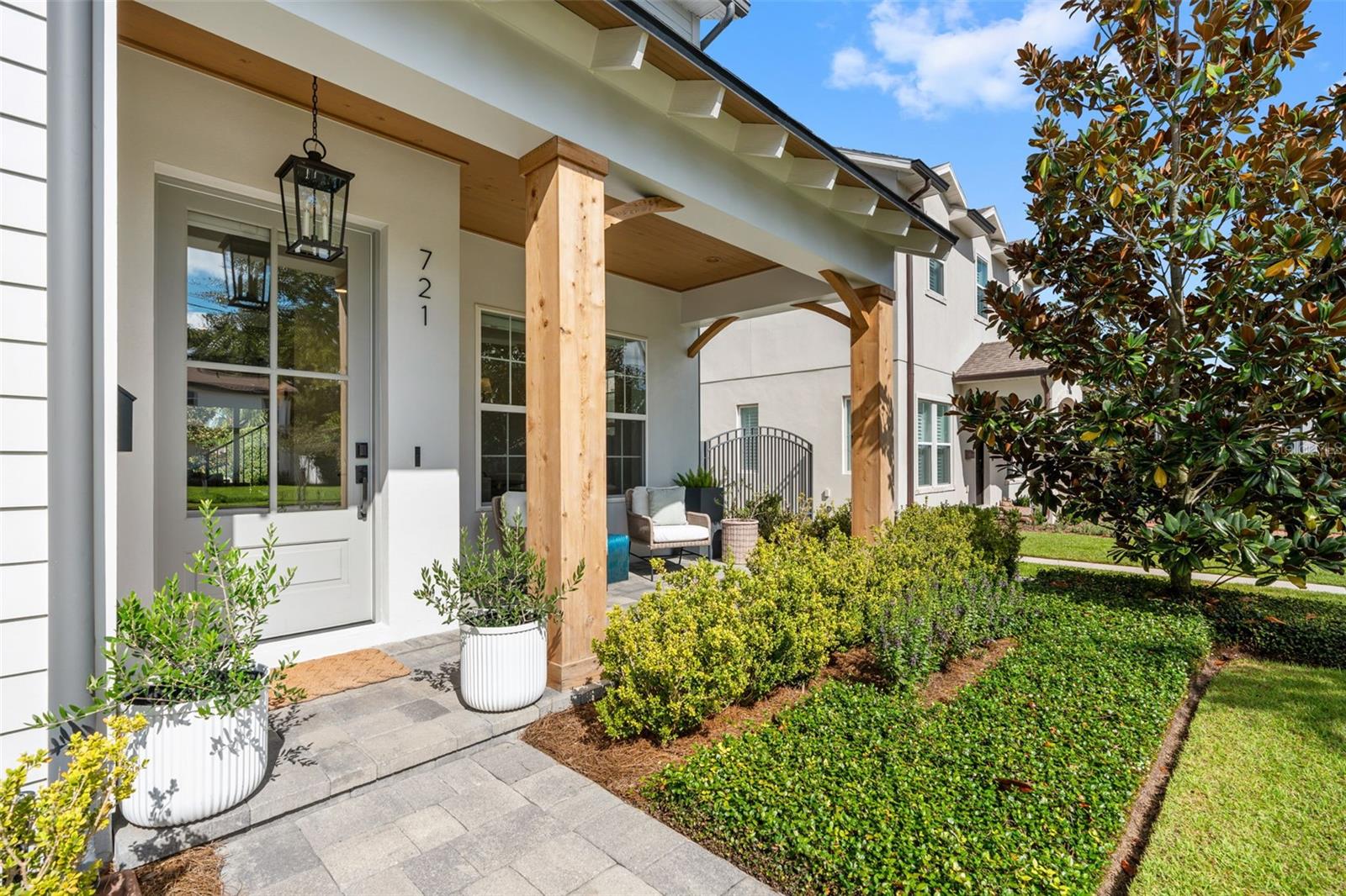 721 GOLFVIEW STREET