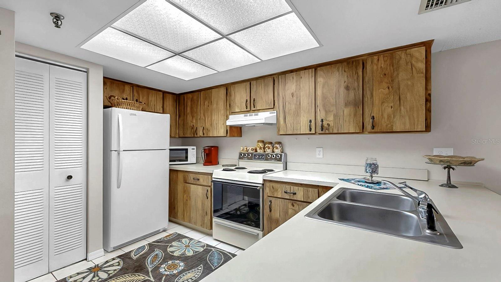 MADEIRA PLACE CONDO - Residential