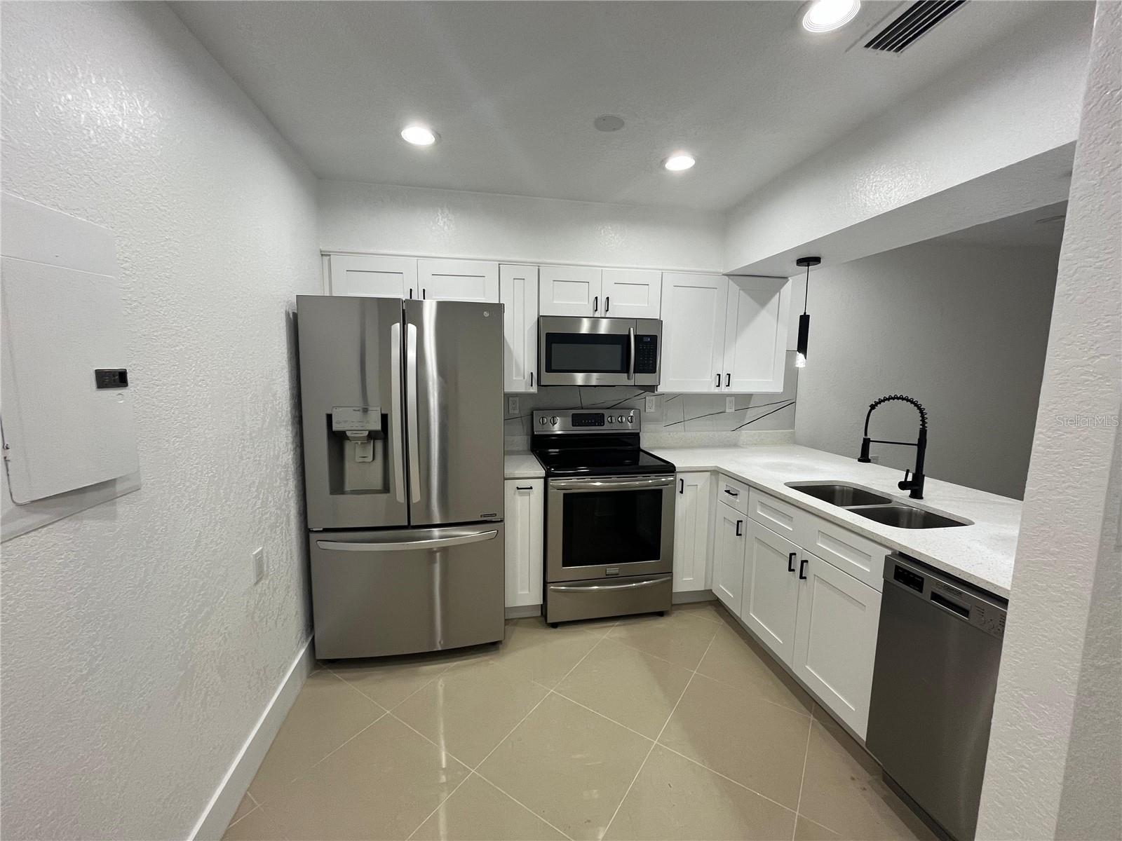 GULF COAST ESTATES - Residential Income