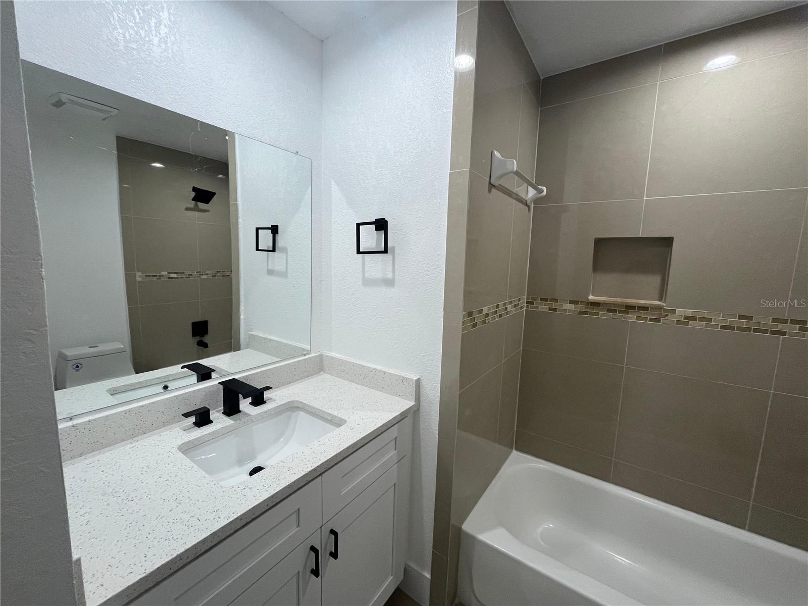 GULF COAST ESTATES - Residential Income