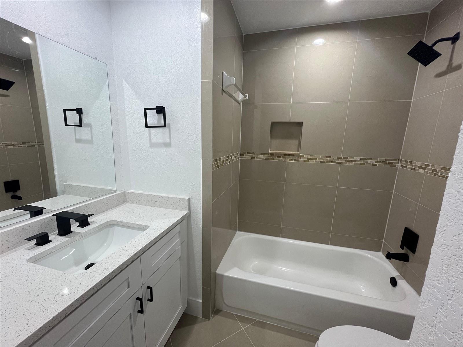 GULF COAST ESTATES - Residential Income