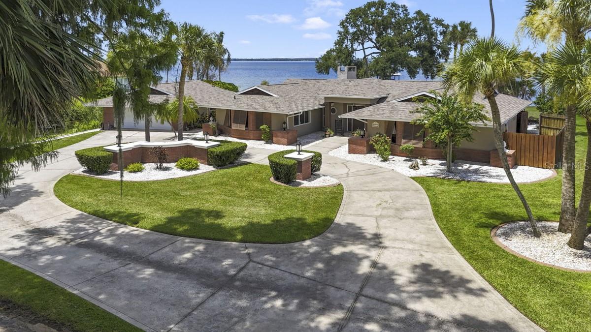 8035 LAKESIDE DRIVE