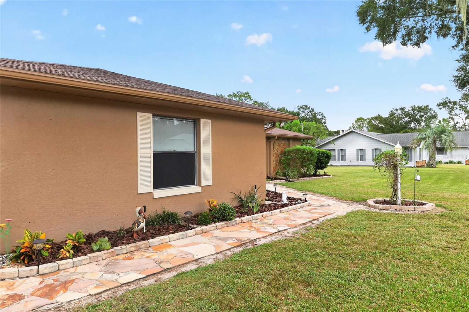205 E FALCONRY COURT