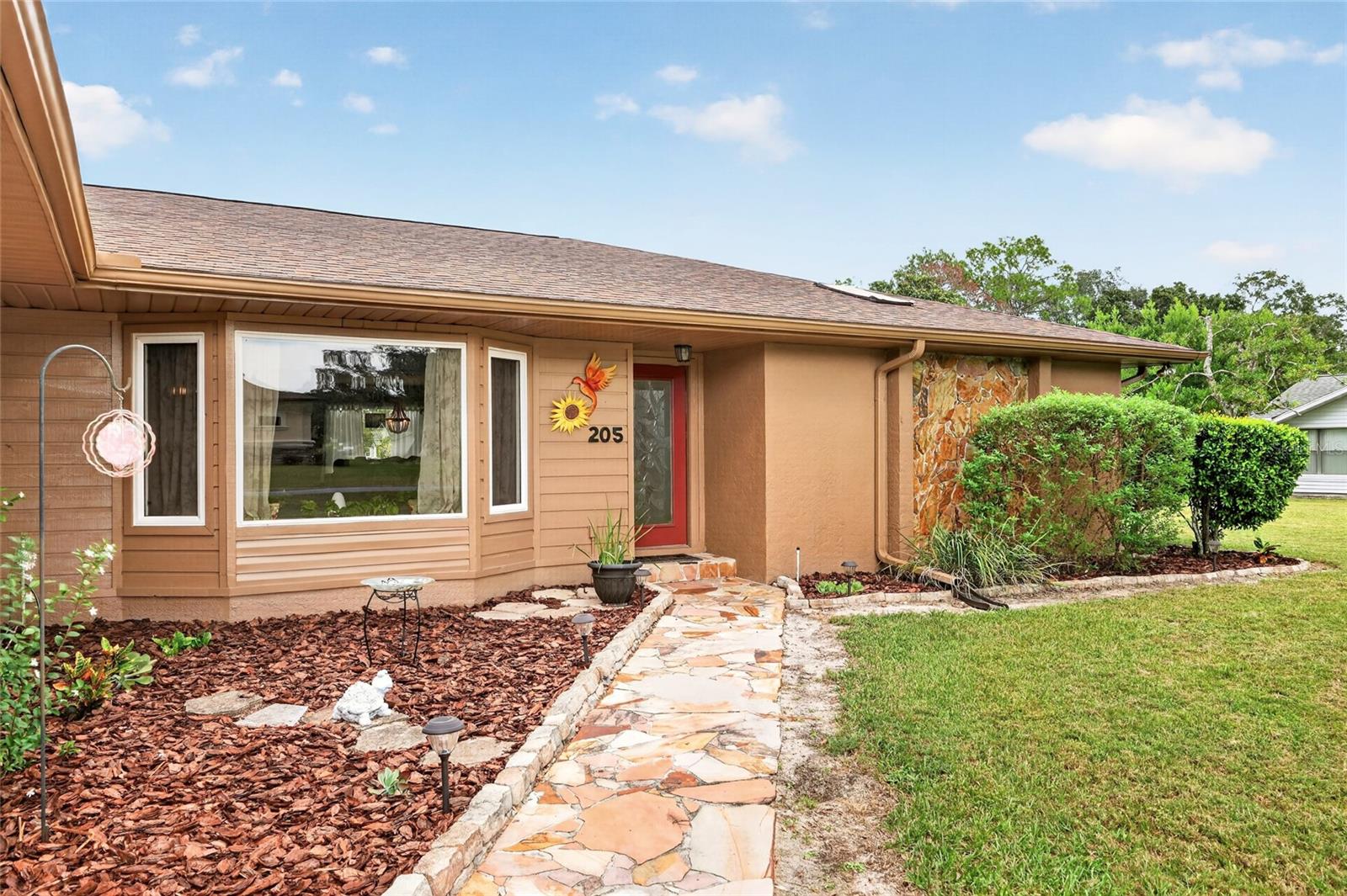 205 E FALCONRY COURT
