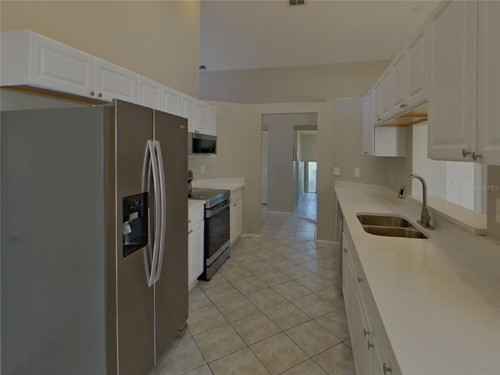 VILLAGE OF LAKESIDE SOUTH II - Residential Lease