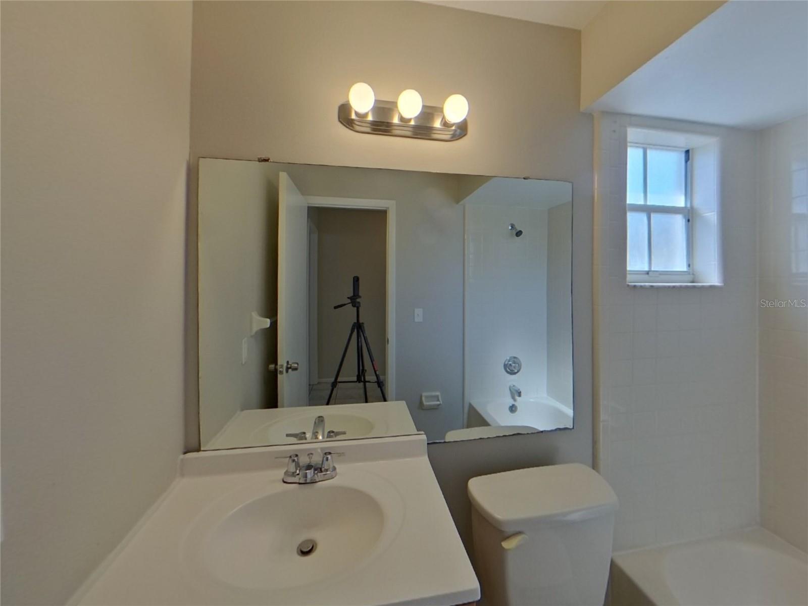 VILLAGE OF LAKESIDE SOUTH II - Residential Lease