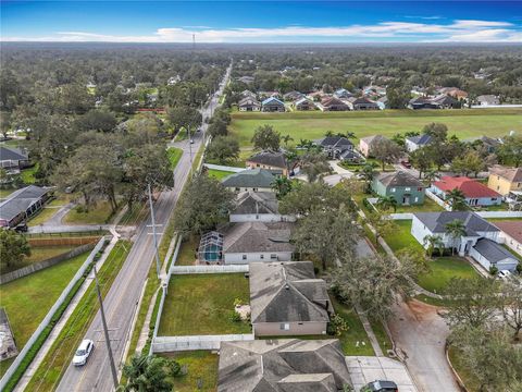 A home in VALRICO