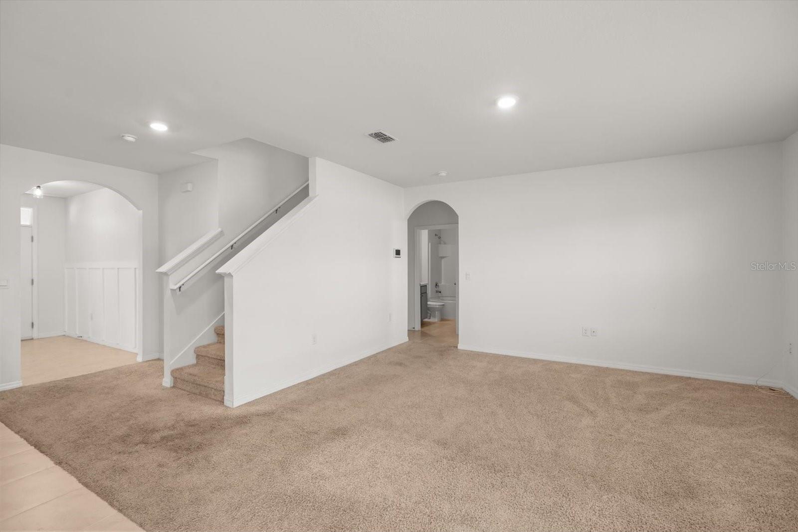 WOODBRIDGE LKS/EDGEWATER - Residential