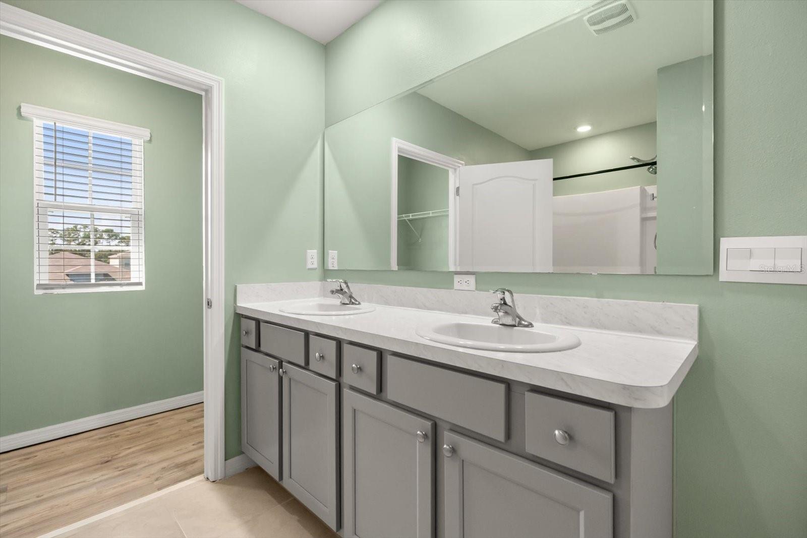 WOODBRIDGE LKS/EDGEWATER - Residential