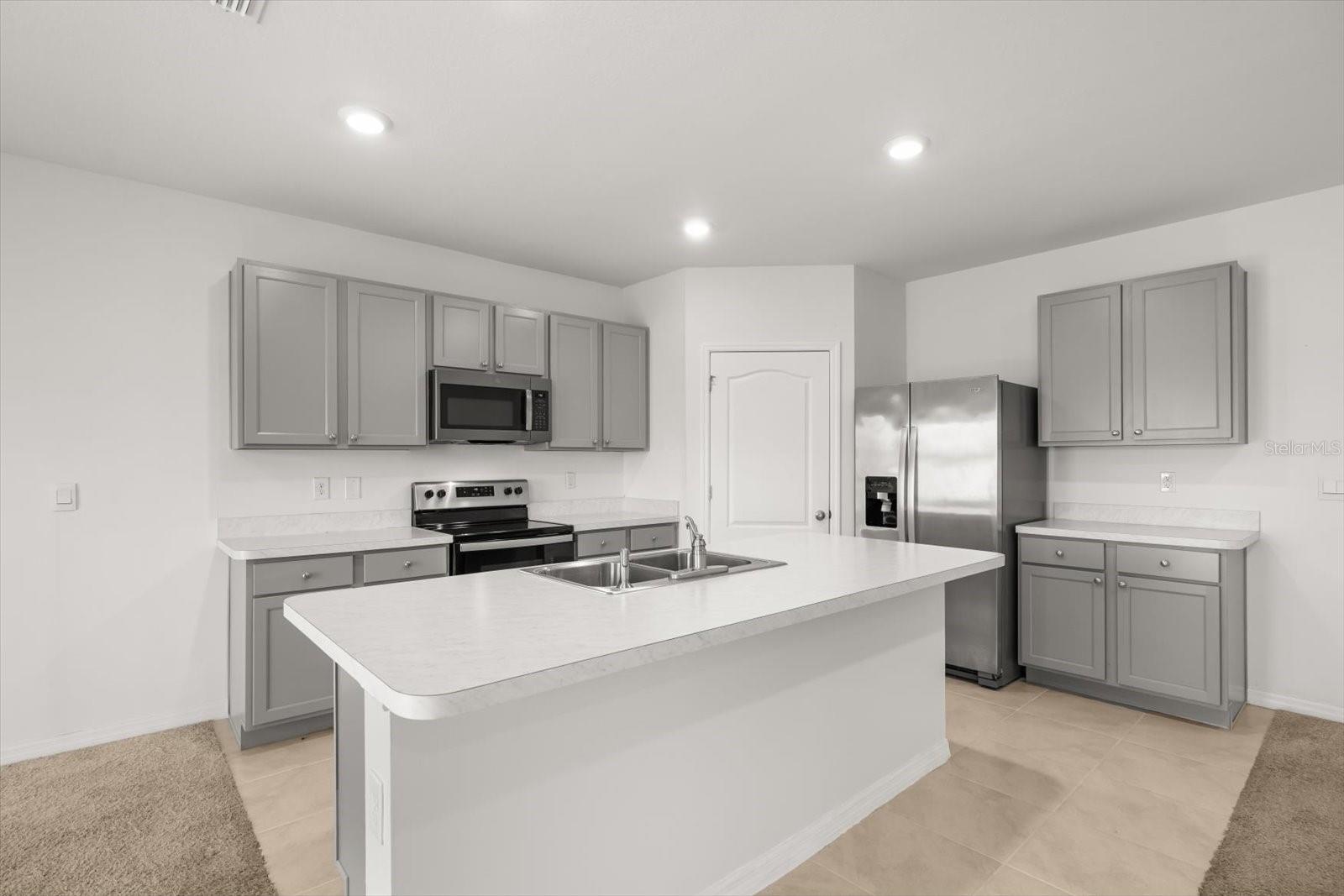 WOODBRIDGE LKS/EDGEWATER - Residential