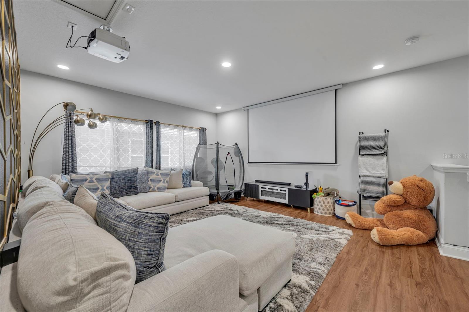 JOHNS LAKE LNDG PH 3 - Residential