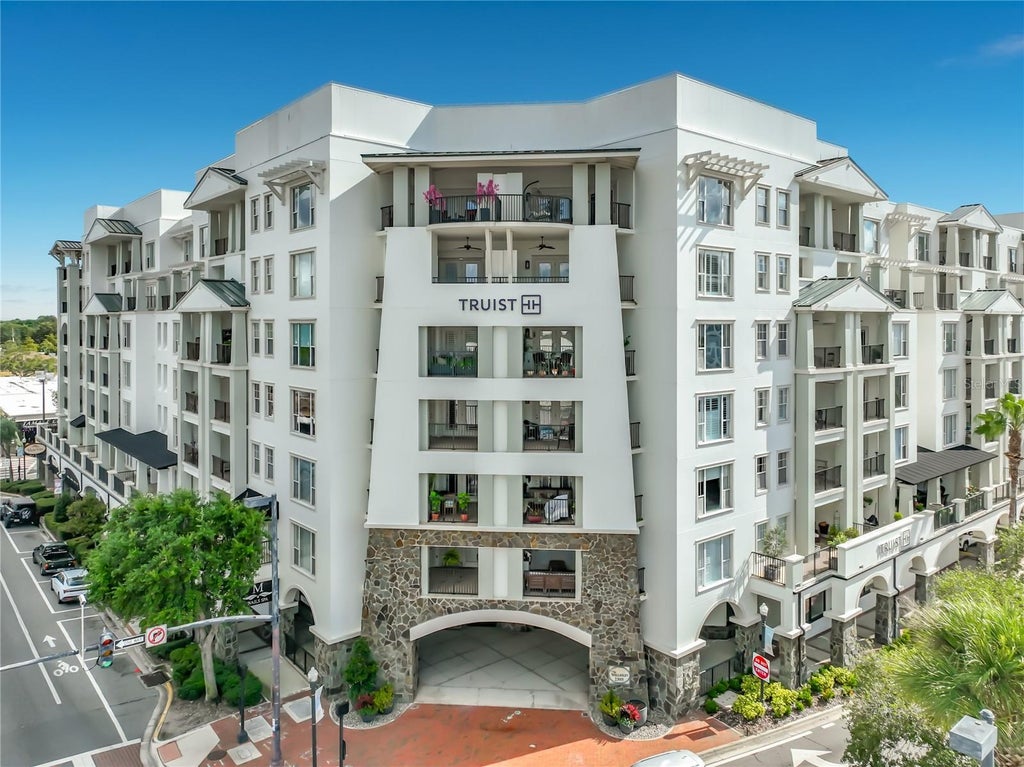 Photo of 2305 Edgewater Drive #1610, Orlando, FL 32804 (MLS # O6438687)