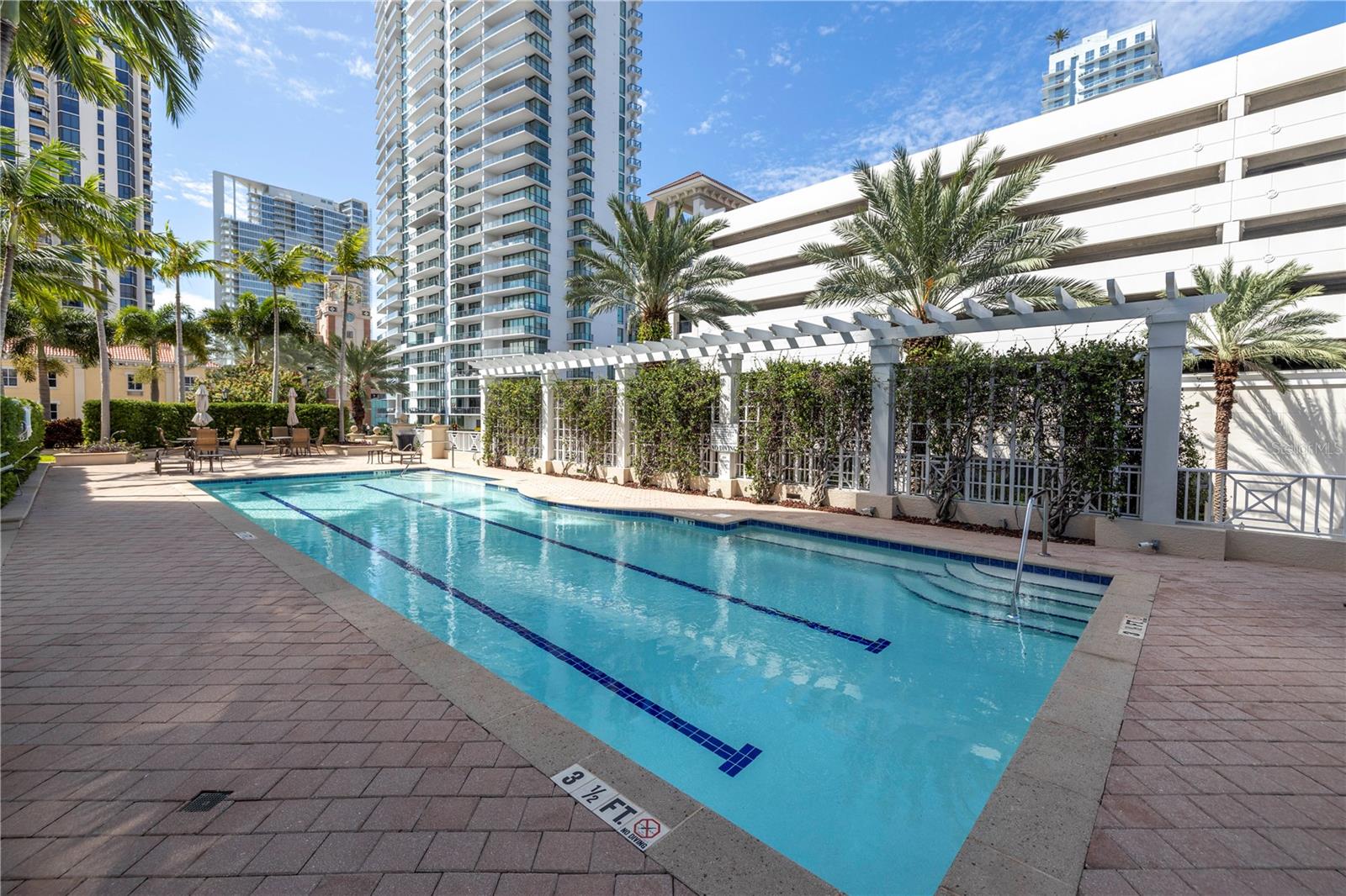 FLORENCIA CONDO - Residential