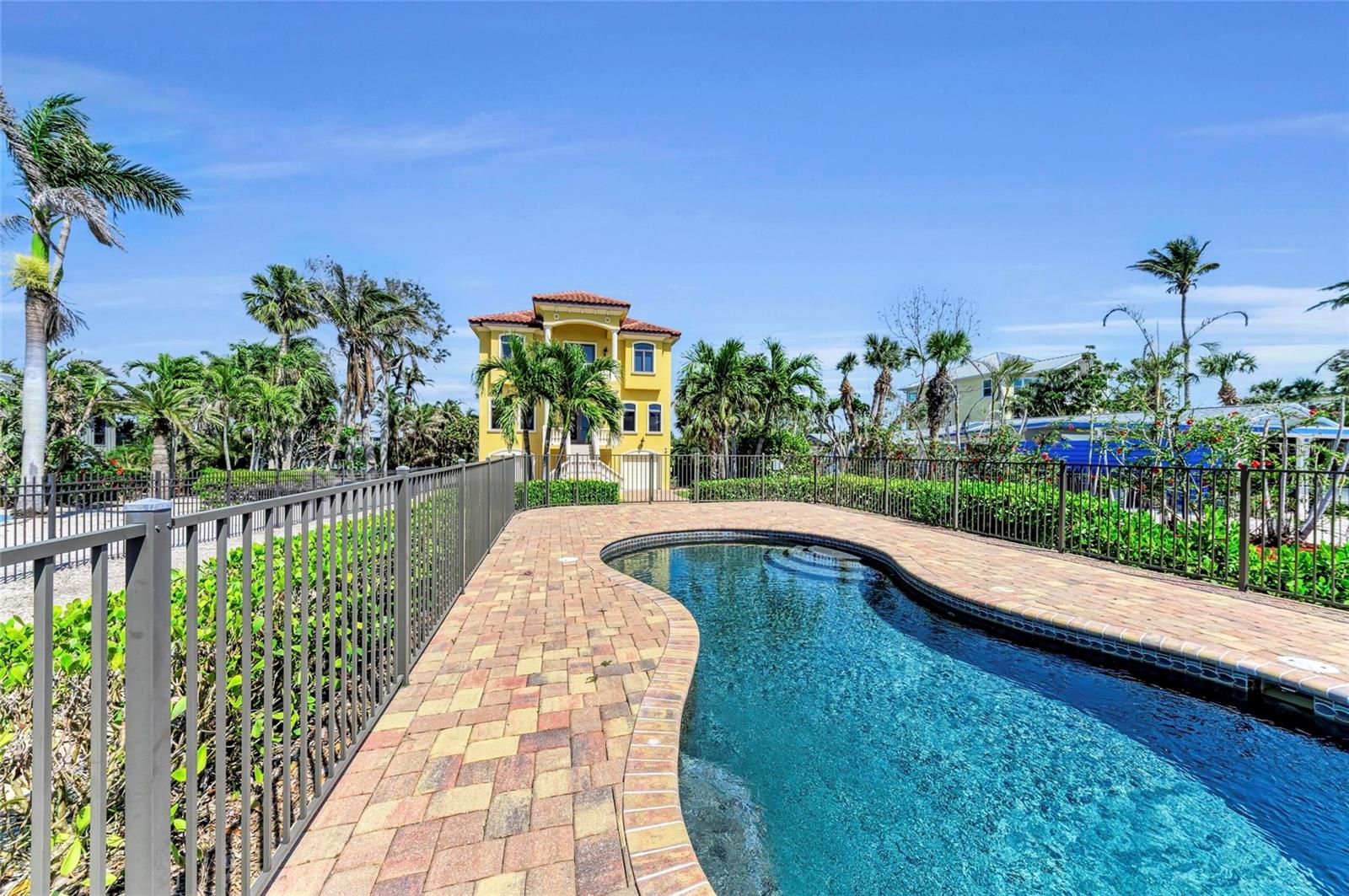 0000 - NOT PART OF A SUBDIVISION - Residential