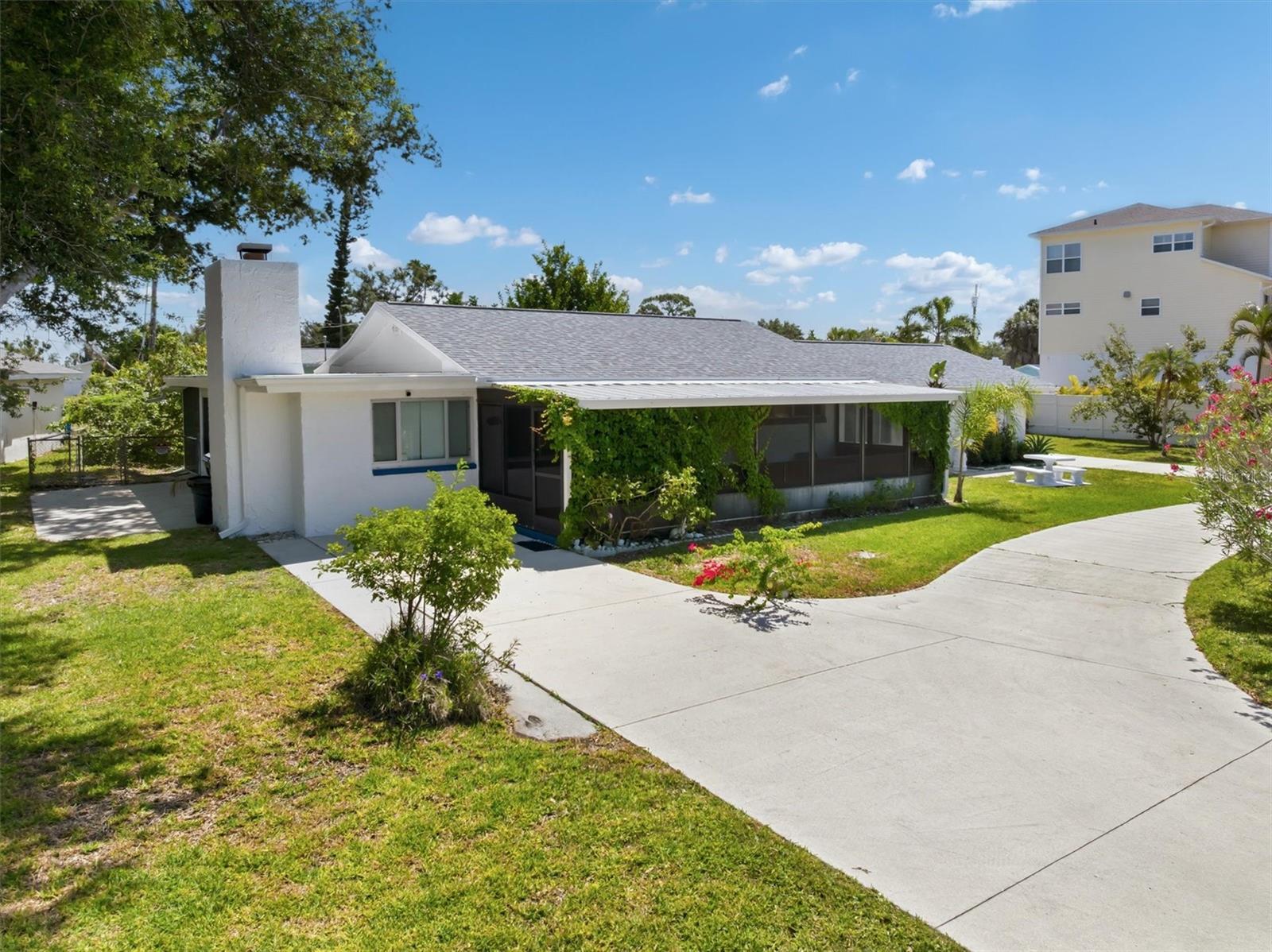 SOUTH VENICE - Residential