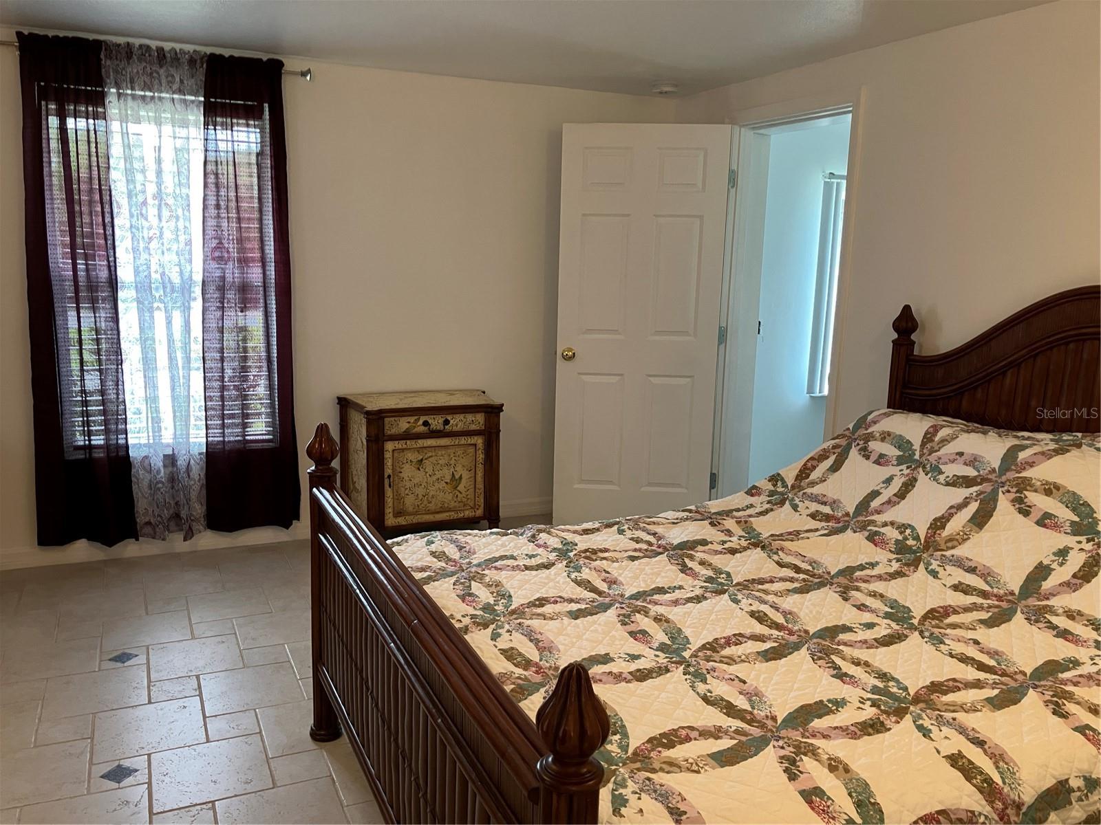 SOUTH VENICE - Residential